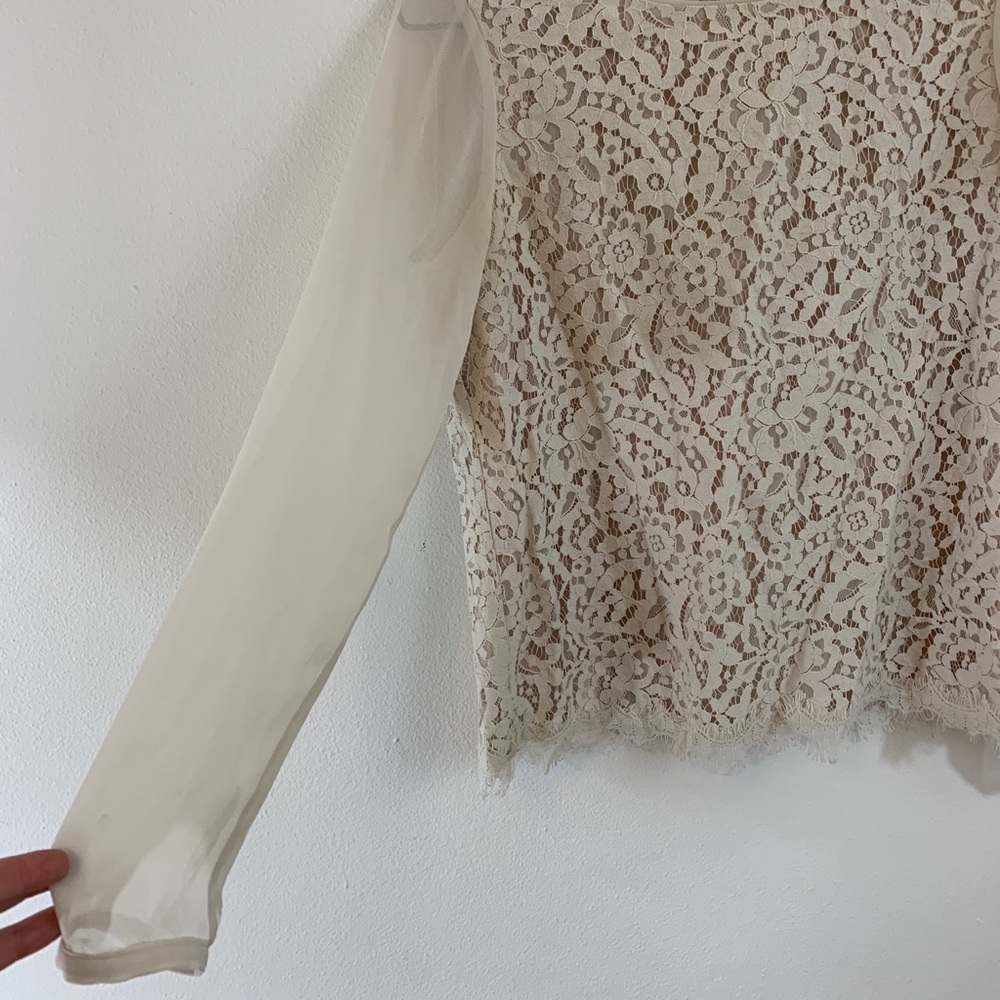 Ann Taylor, 6P cream lace top with sheer sleeves